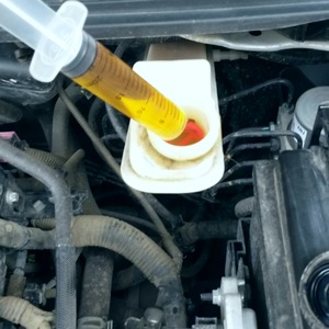 Замена тормозной жидкости Chevrolet Cruze